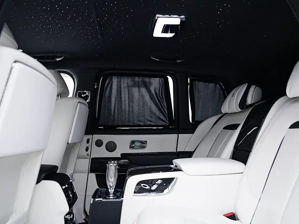 Rolls-Royce Cullinan 2020 Black Badge 2020 - thumbnail 23