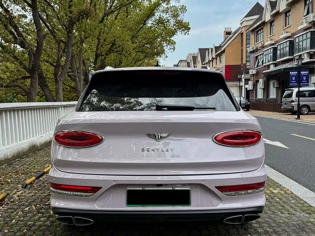 Bentley Bentayga Hybrid 2021 3.0T PHEV 2022 - thumbnail 3