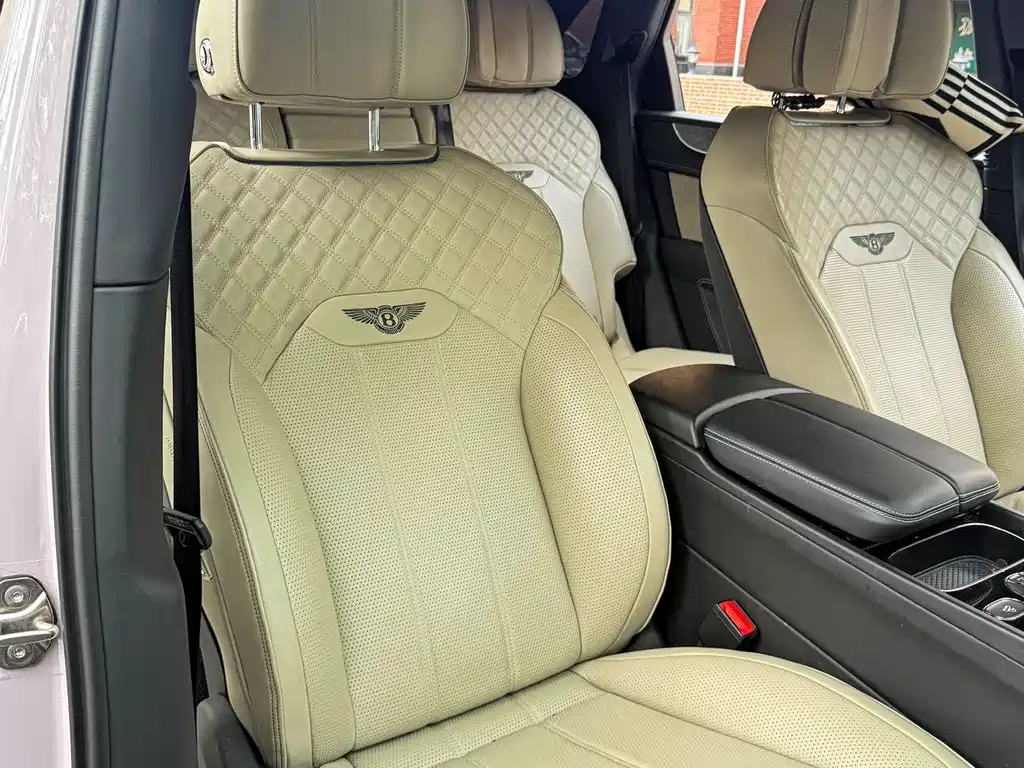 Bentley Bentayga Hybrid 2021 3.0T PHEV 2022 - thumbnail 10