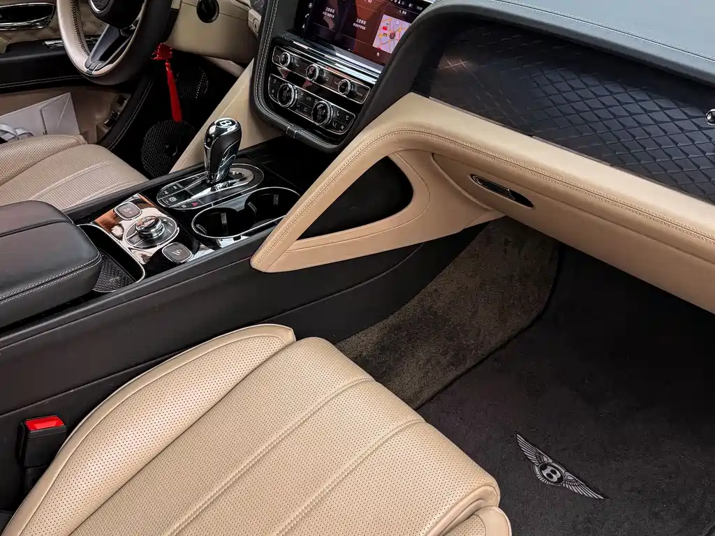 Bentley Bentayga Hybrid 2021 3.0T PHEV 2022 - thumbnail 11