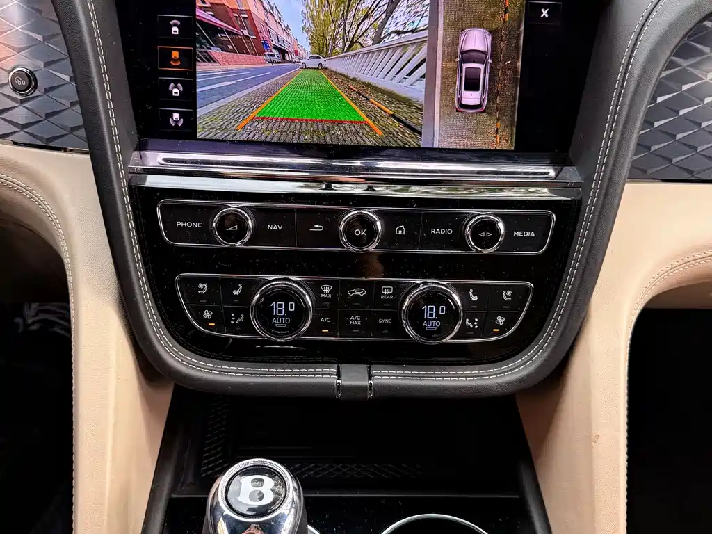 Bentley Bentayga Hybrid 2021 3.0T PHEV 2022 - thumbnail 14