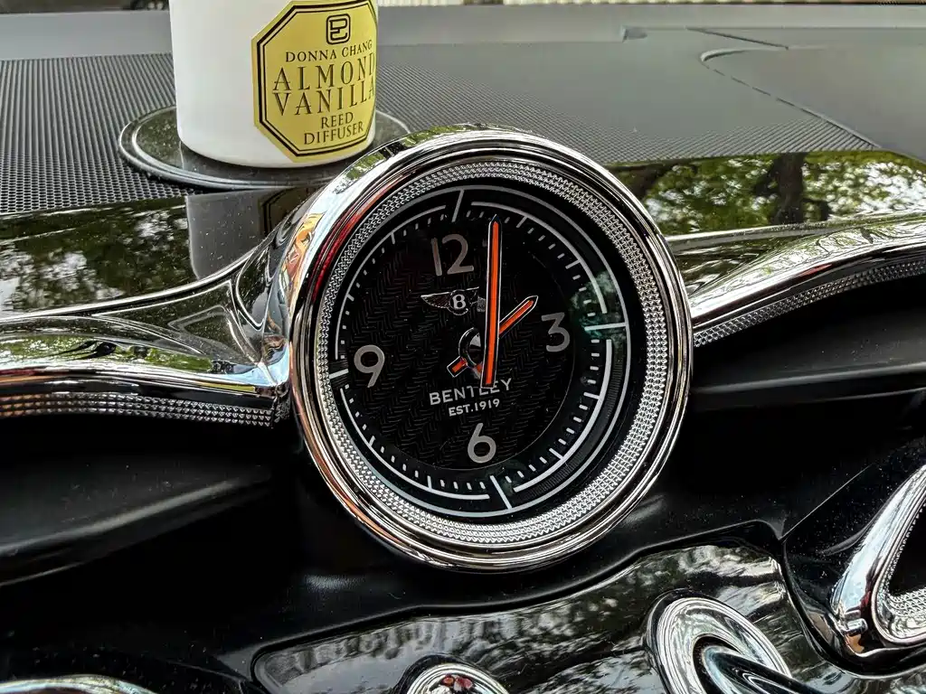 Bentley Bentayga Hybrid 2021 3.0T PHEV 2022 - thumbnail 15