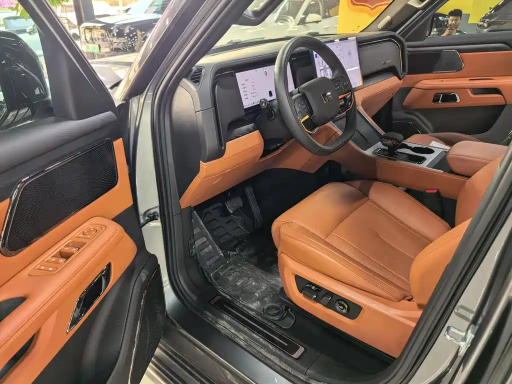 ROX Jishi Jishi 01 2023 Exclusive 6-Seater 2023 - thumbnail 4