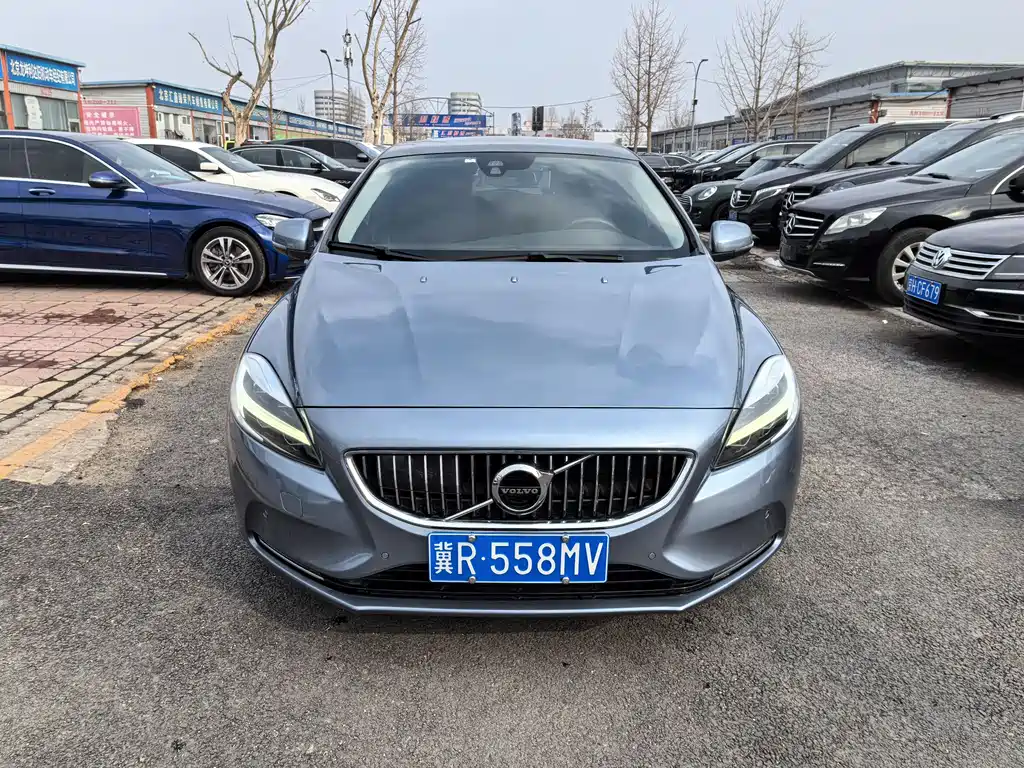 Volvo Volvo V40 2018 T3 Inscription 2018 - thumbnail 2