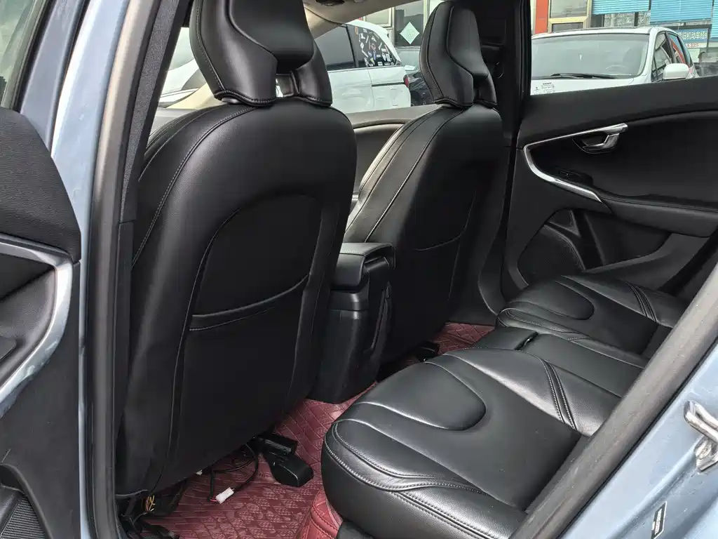 Volvo Volvo V40 2018 T3 Inscription 2018 - thumbnail 13