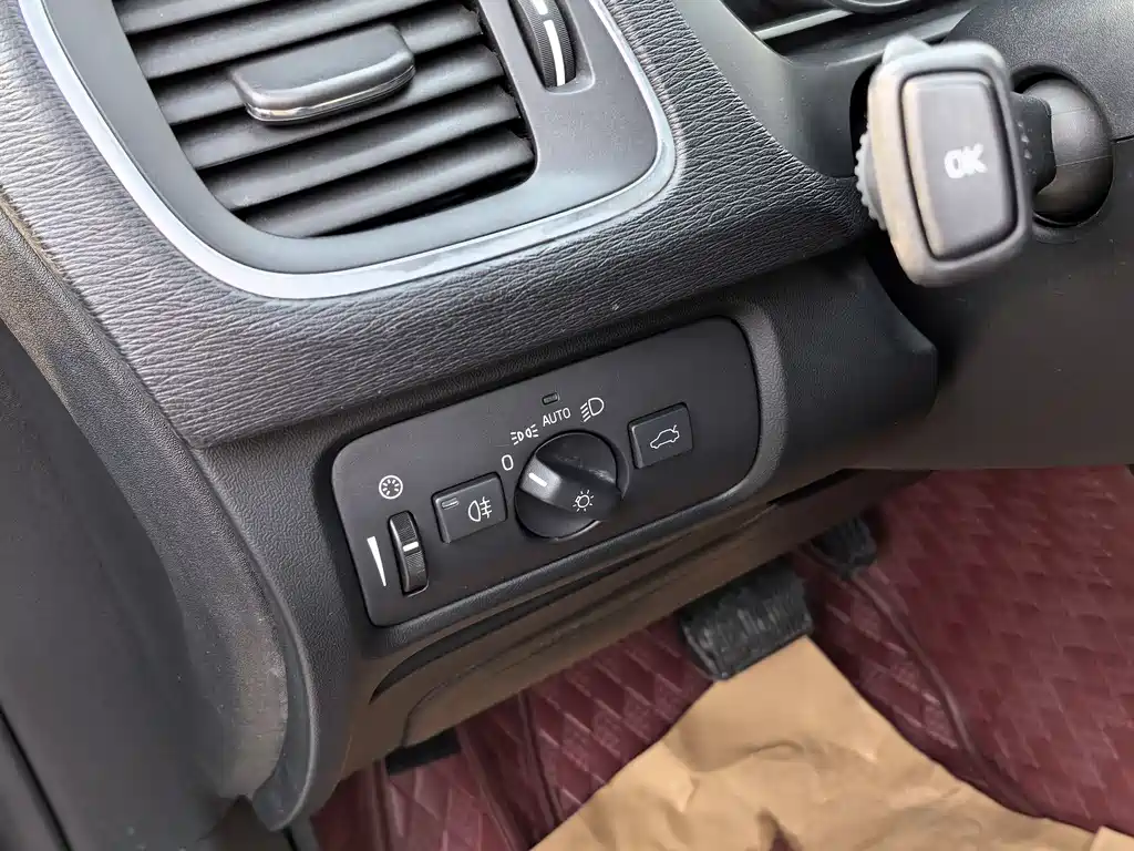 Volvo Volvo V40 2018 T3 Inscription 2018 - thumbnail 19