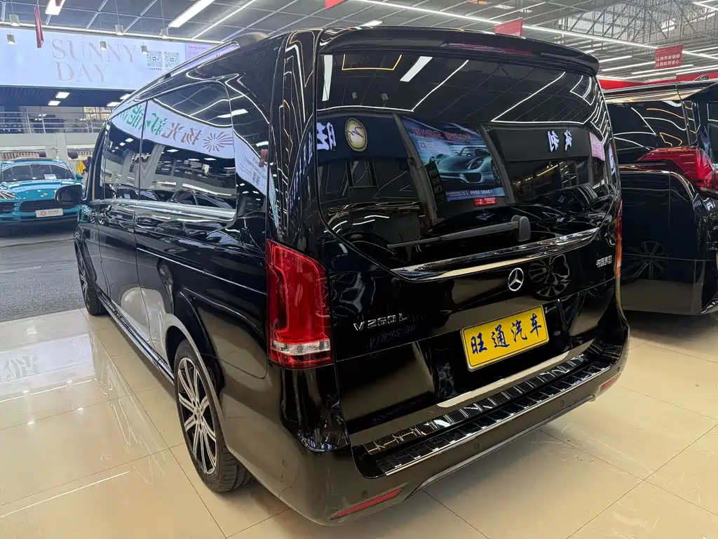 Mercedes-Benz Mercedes-Benz V-Class 2022 V 260 L Long Wheelbase Luxury Edition 2023 - thumbnail 4