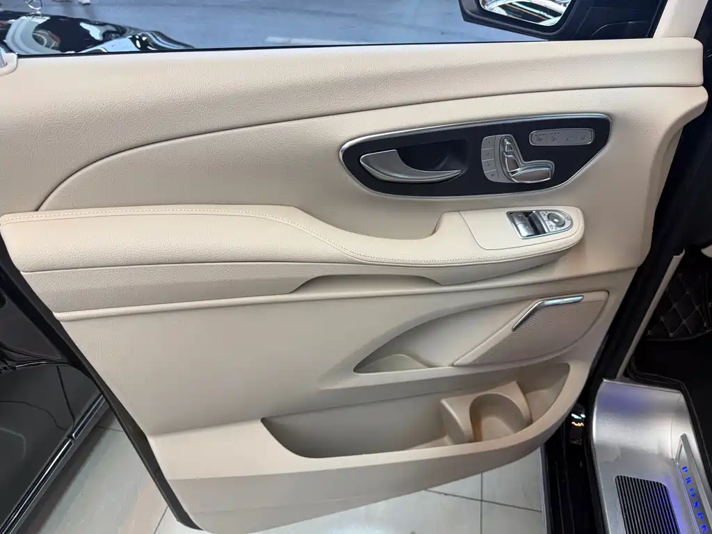Mercedes-Benz Mercedes-Benz V-Class 2022 V 260 L Long Wheelbase Luxury Edition 2023 - thumbnail 7
