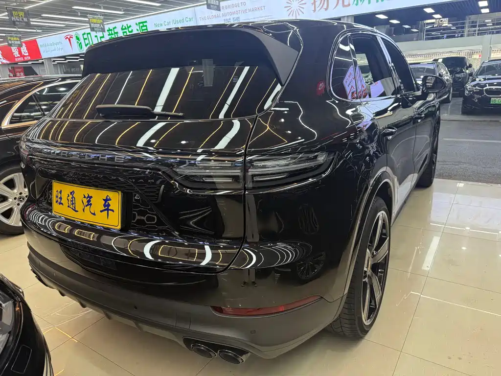 Porsche Porsche Cayenne 2023 Cayenne 3.0T Platinum Edition 2023 - thumbnail 5