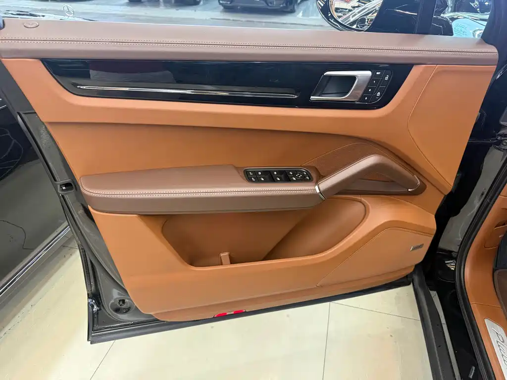 Porsche Porsche Cayenne 2023 Cayenne 3.0T Platinum Edition 2023 - thumbnail 8