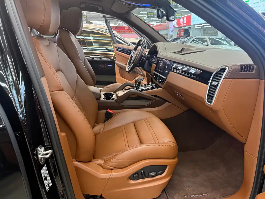 Porsche Porsche Cayenne 2023 Cayenne 3.0T Platinum Edition 2023 - thumbnail 14