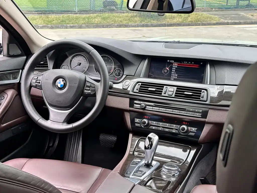 BMW BMW 5 Series 2014 525Li Luxury Design Package 2016 - thumbnail 11