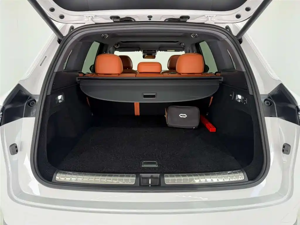 AITO AITO M7 2026 EREV Pro+ AWD 5-Seater 2025 - thumbnail 13