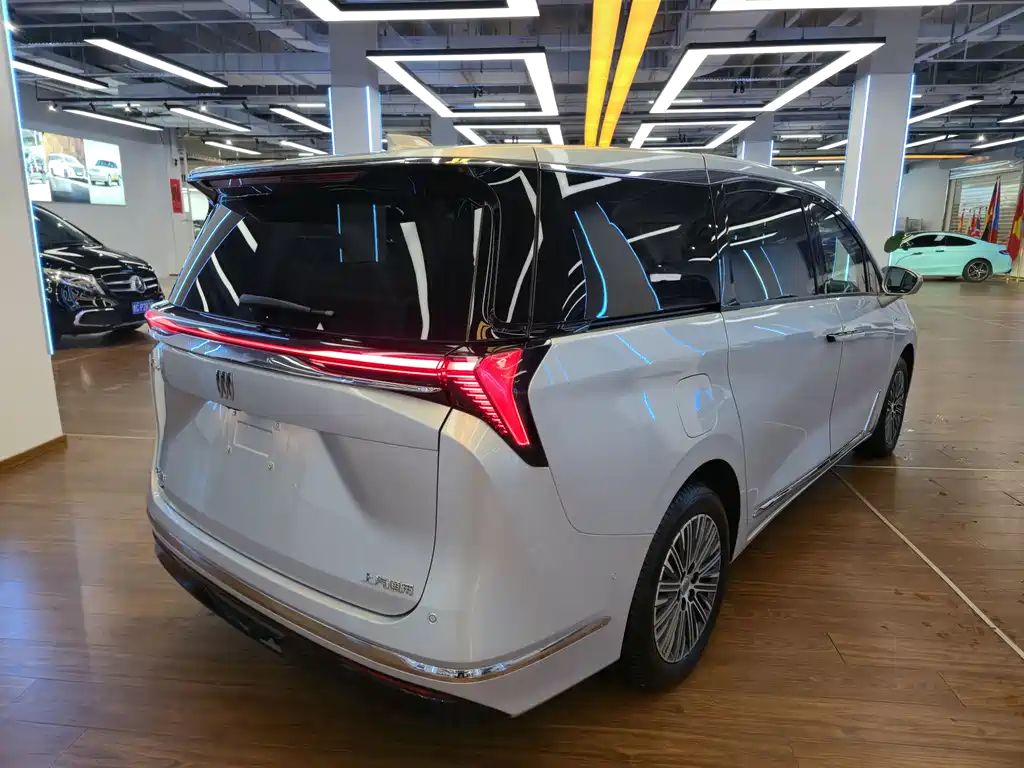 Buick Buick GL8 PHEV 2024 Avenir Luxury Edition 7-Seater 2024 - thumbnail 5
