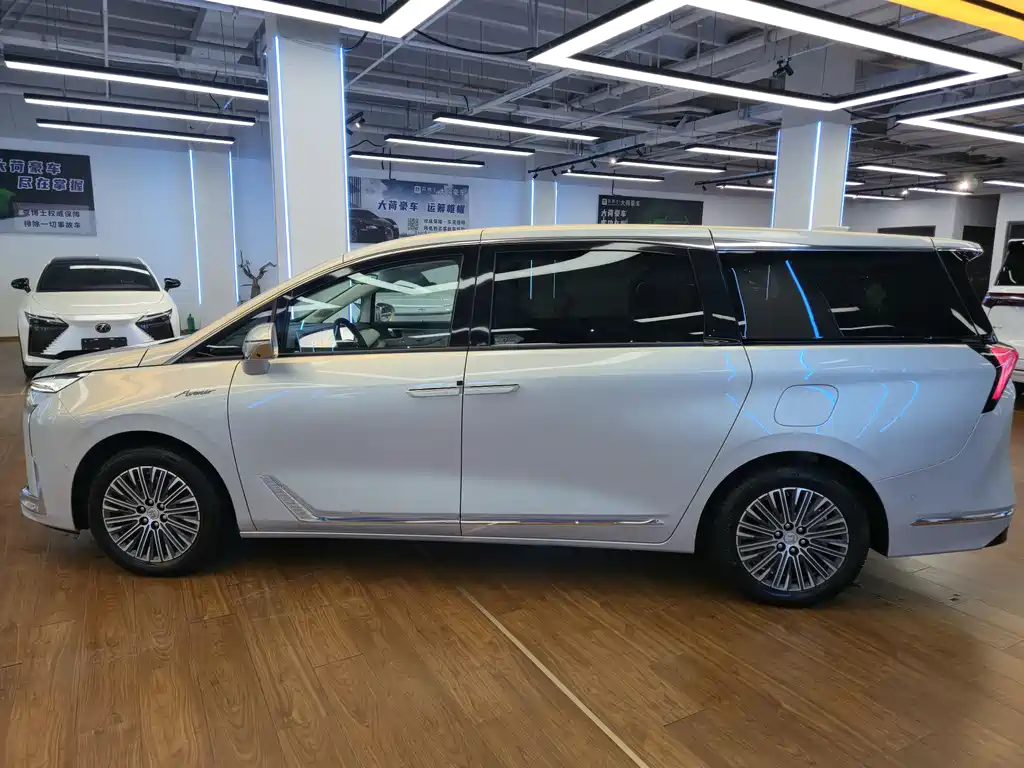 Buick Buick GL8 PHEV 2024 Avenir Luxury Edition 7-Seater 2024 - thumbnail 8