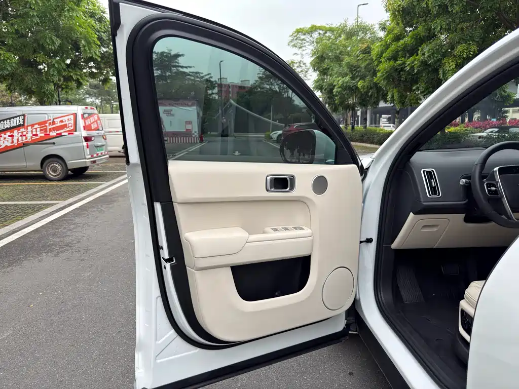 Li Auto Li L7 2023 Pro 2023 - thumbnail 15
