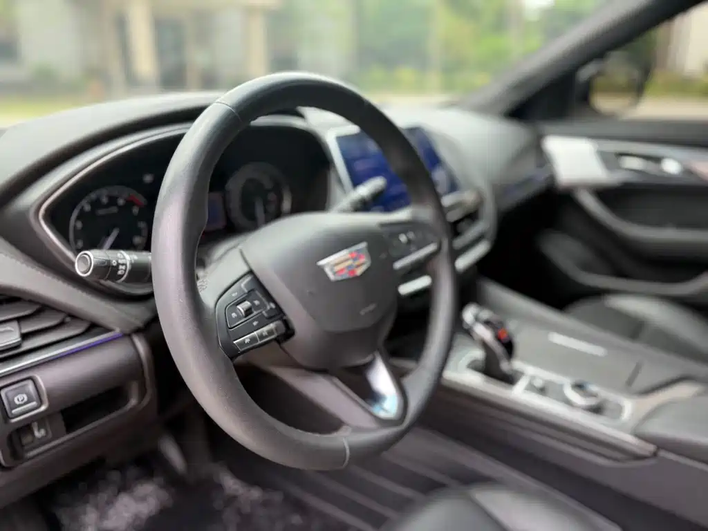 Cadillac Cadillac CT5 2022 28T Luxury 2021 - thumbnail 6