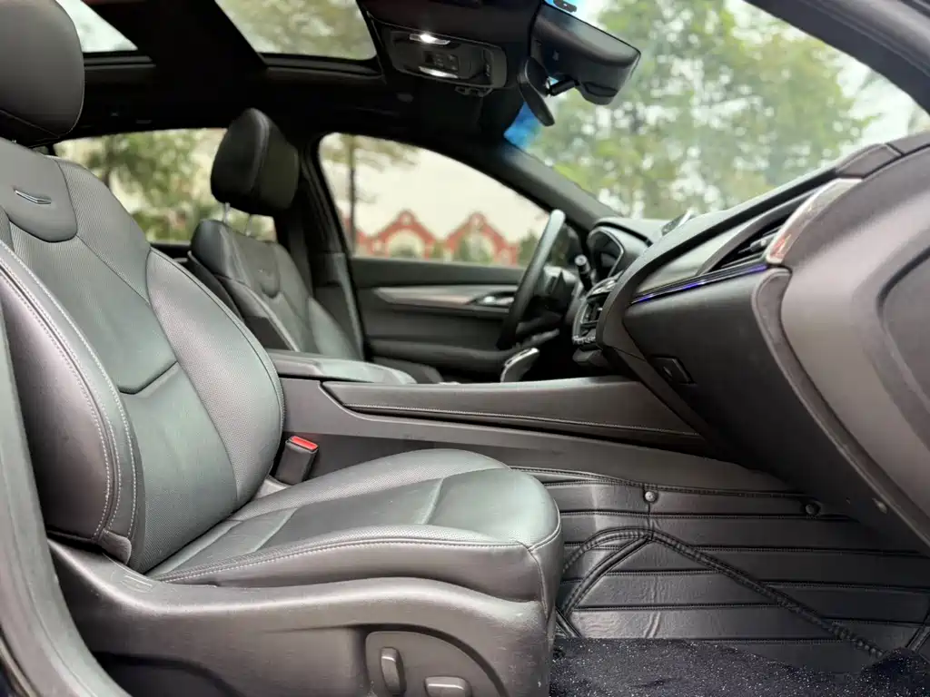 Cadillac Cadillac CT5 2022 28T Luxury 2021 - thumbnail 14