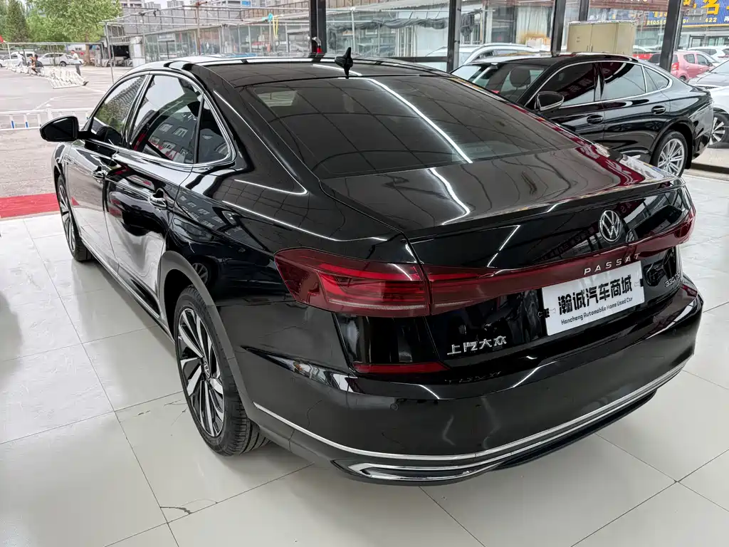 Volkswagen Passat 2023 330TSI Luxury Edition 2023 - thumbnail 16