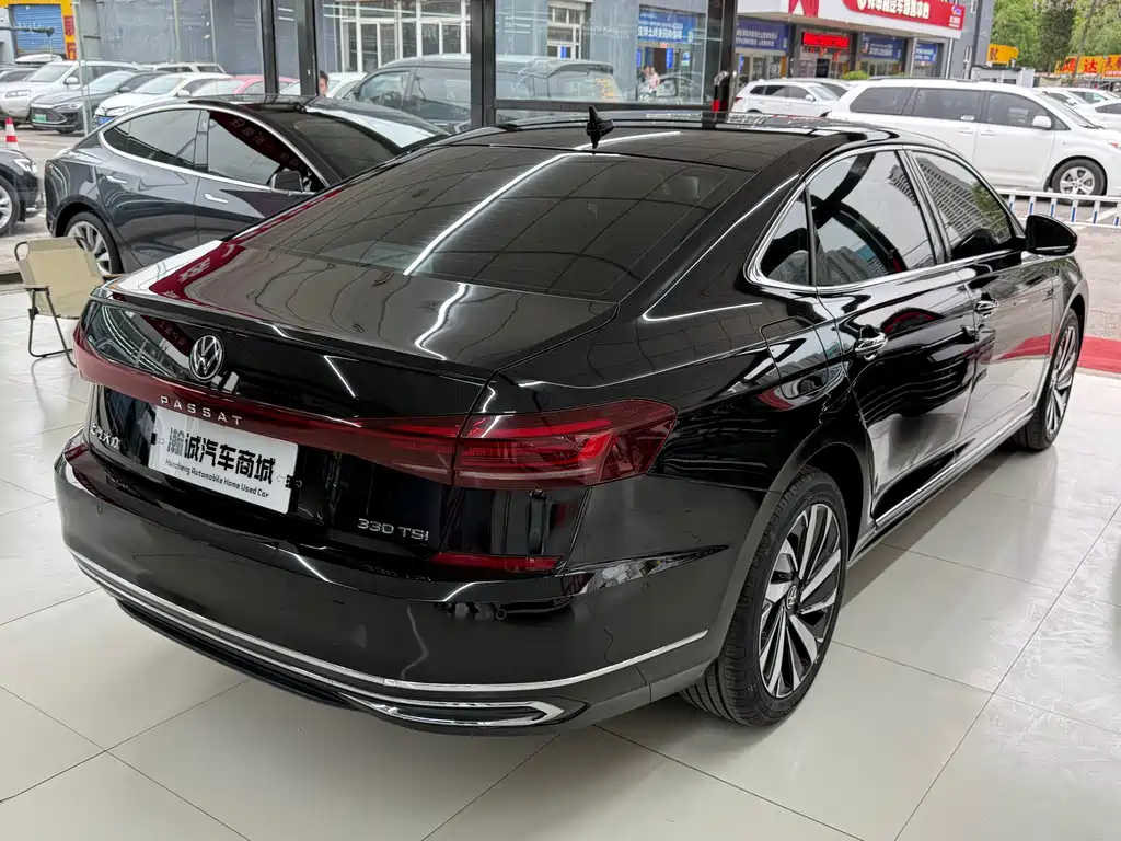 Volkswagen Passat 2023 330TSI Luxury Edition 2023 - thumbnail 18