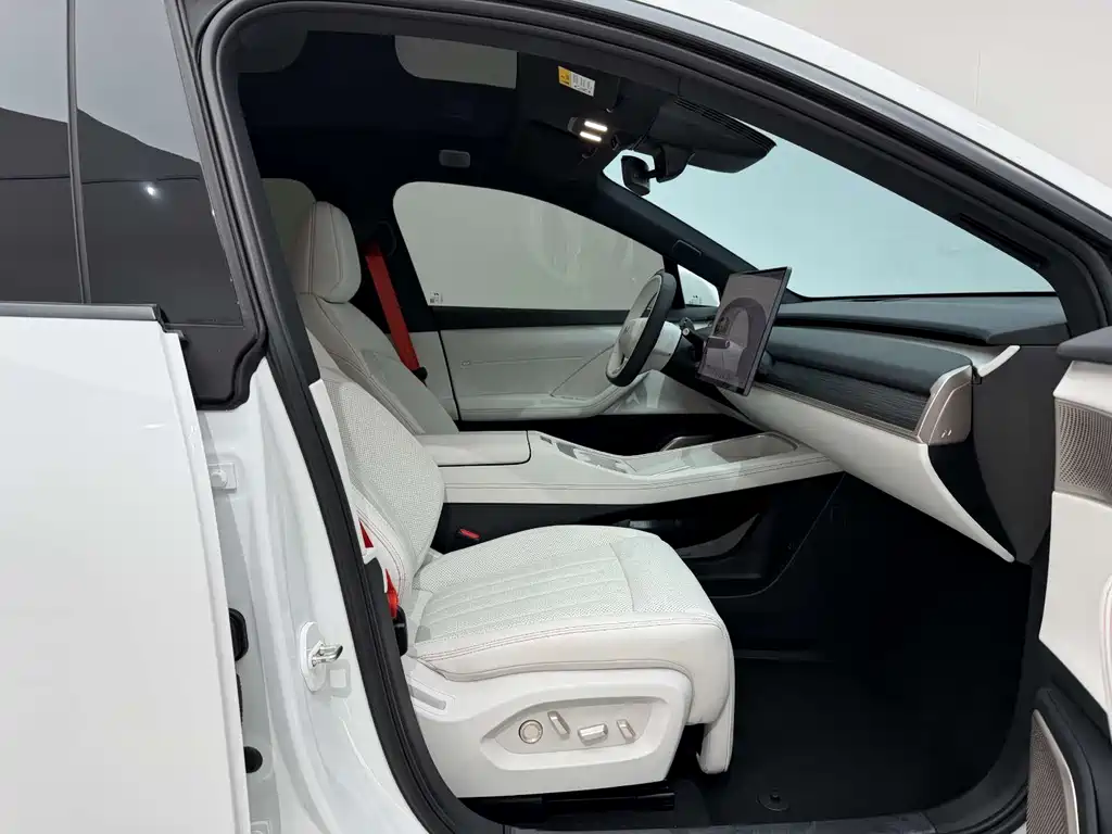 Onvo Onvo L60 2024 60kWh AWD 2025 - thumbnail 19