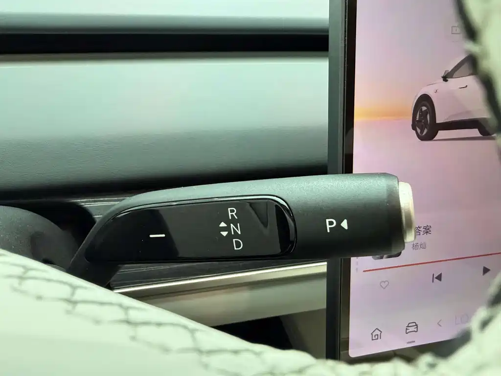 Onvo Onvo L60 2024 60kWh AWD 2025 - thumbnail 23