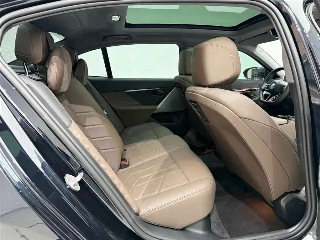 BMW BMW 5 Series 2025 525Li M Sport Package 2025 - thumbnail 20