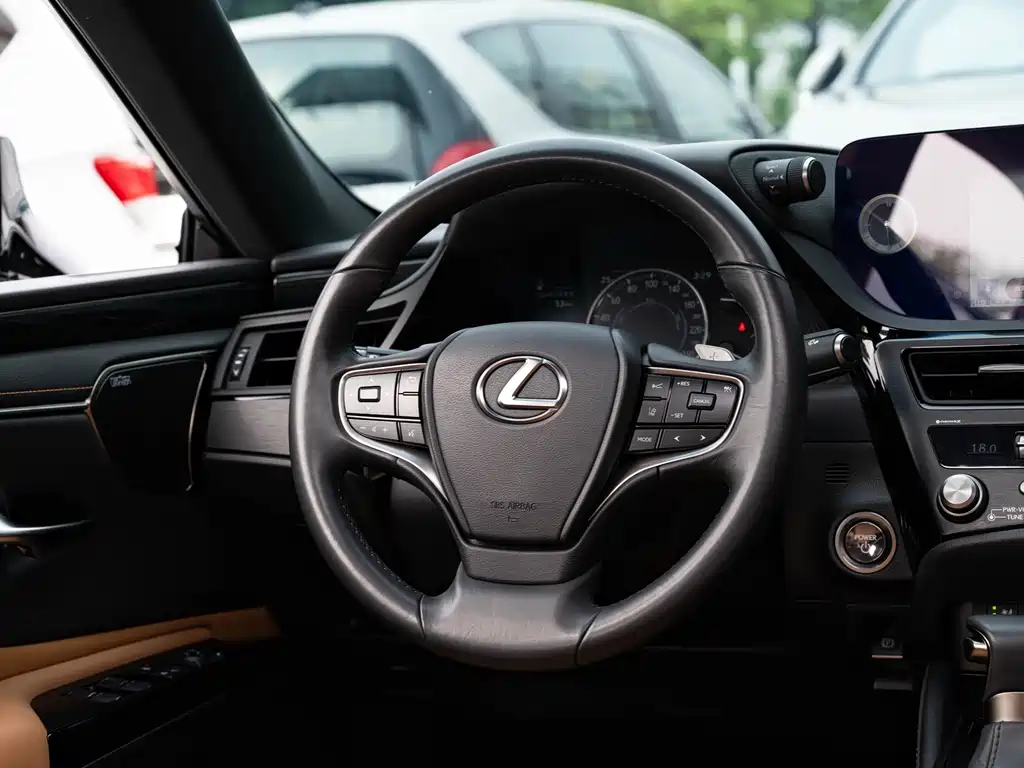 Lexus Lexus ES 2022 300h Premium Edition 2023 - thumbnail 14