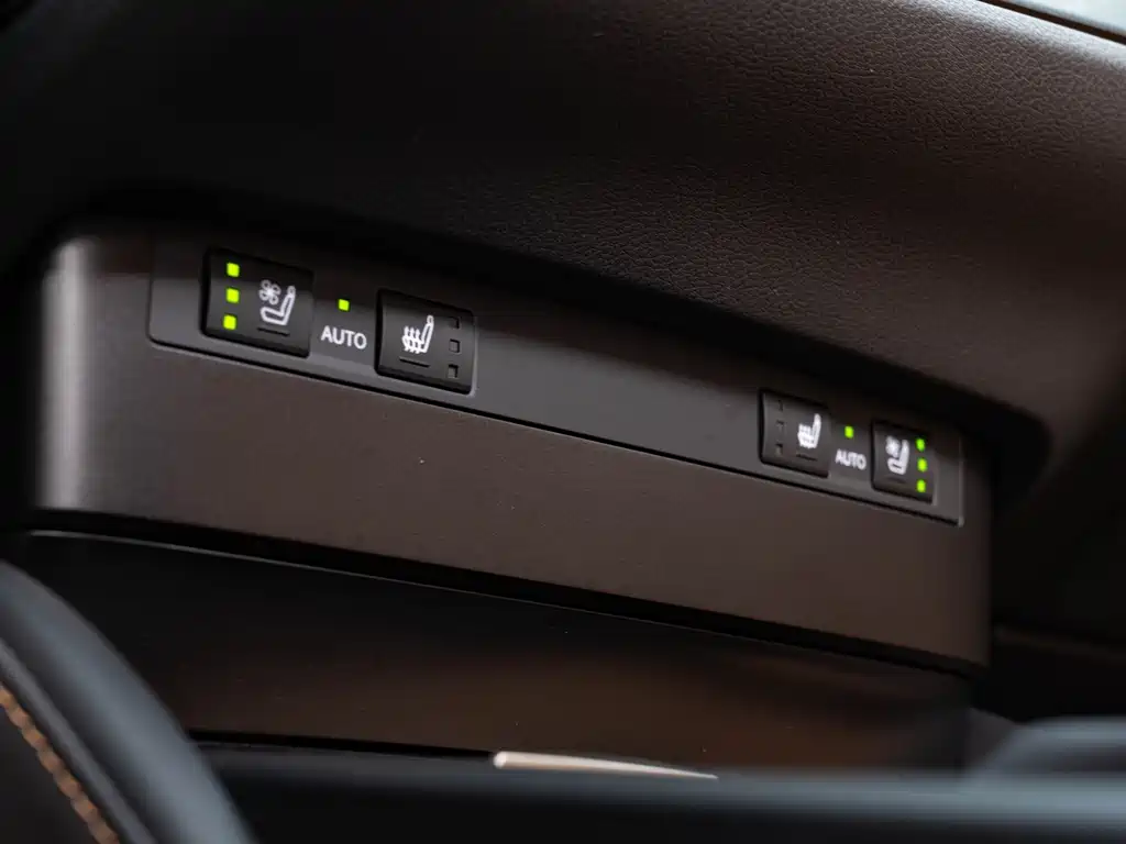 Lexus Lexus ES 2022 300h Premium Edition 2023 - thumbnail 17
