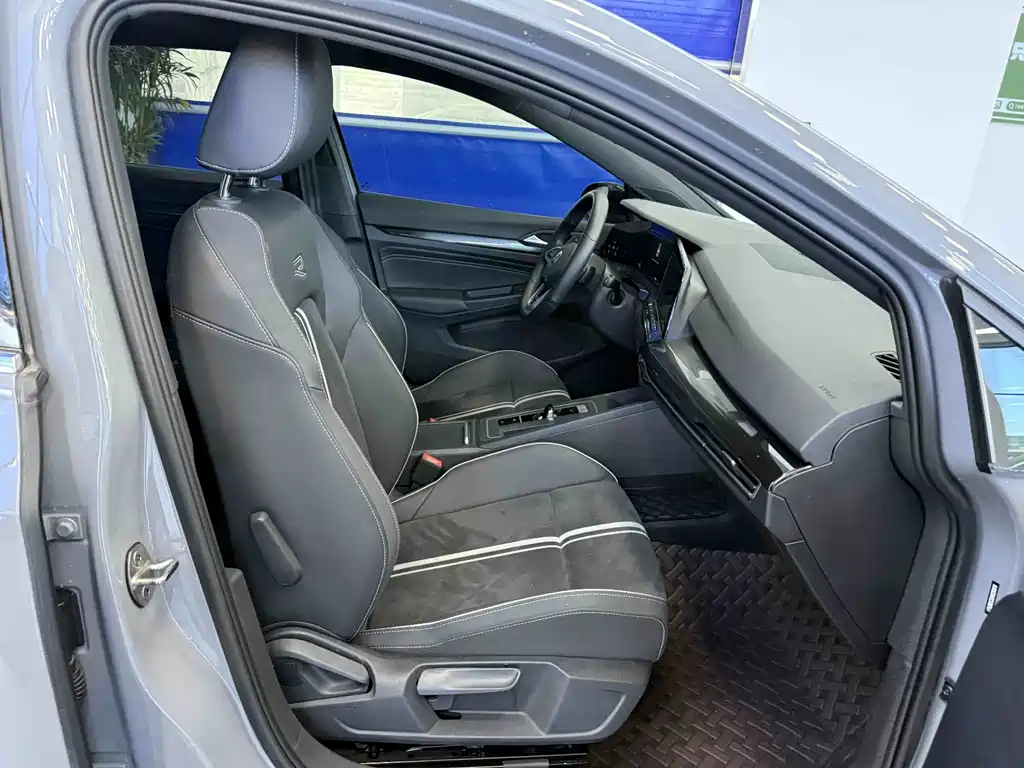 Volkswagen Golf 2021 280TSI DSG R-Line 2022 - thumbnail 19