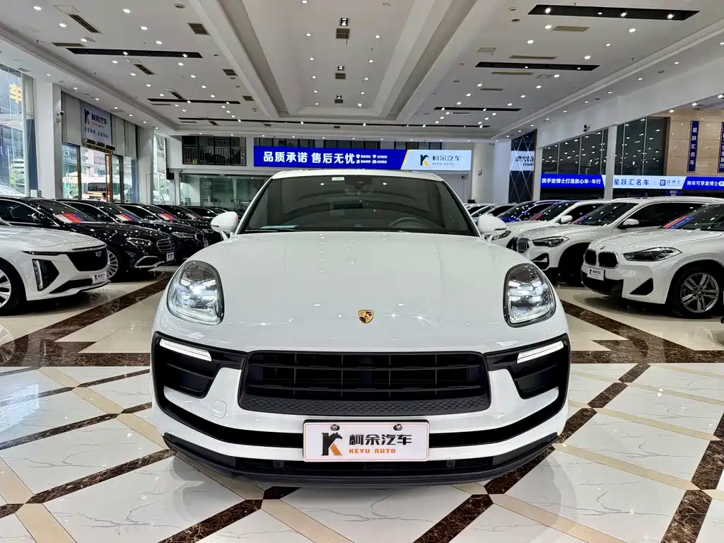 Porsche 2024 Macan 2.0T 2024 - thumbnail 3
