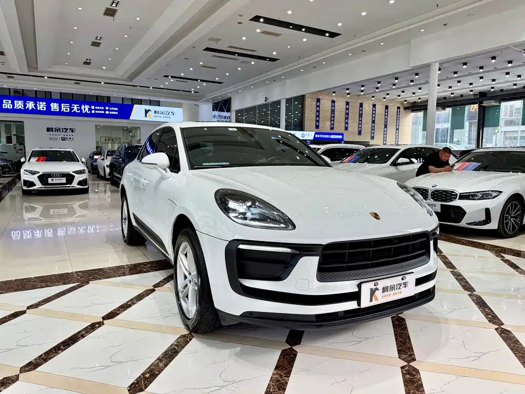 Porsche 2024 Macan 2.0T 2024 - thumbnail 4