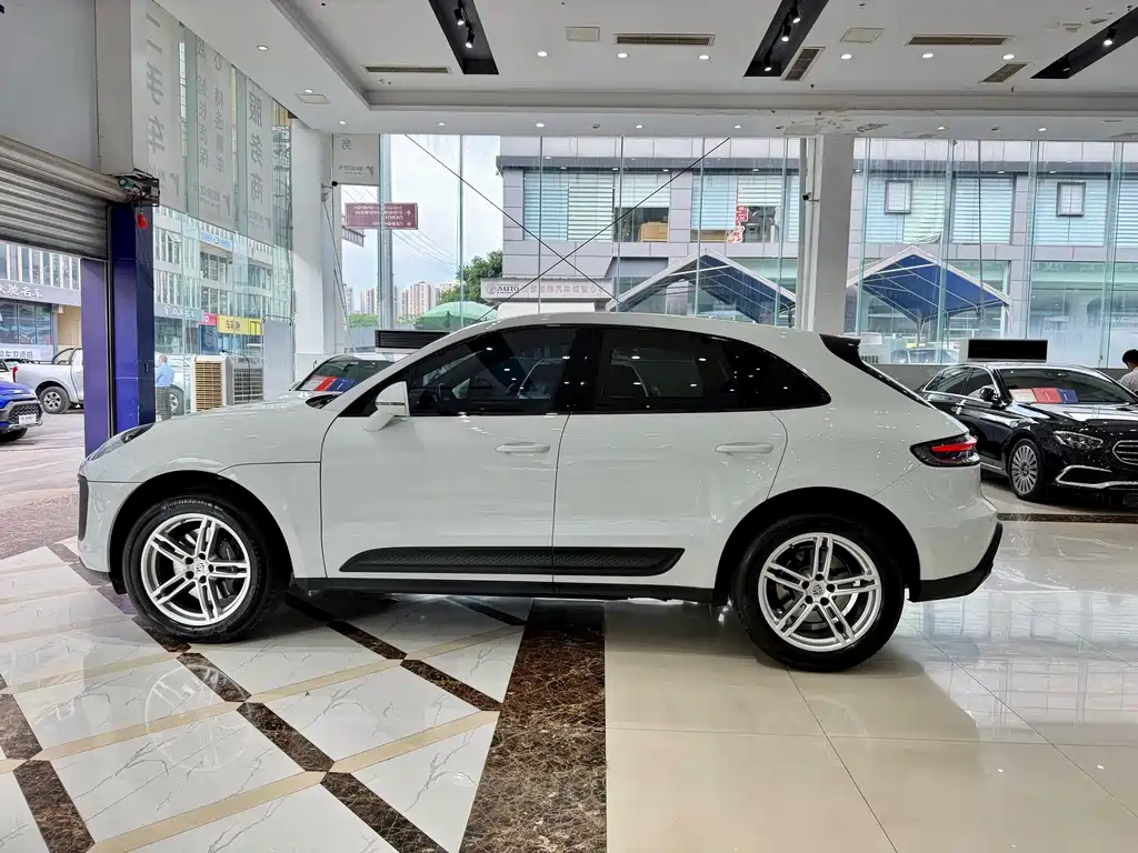 Porsche 2024 Macan 2.0T 2024 - thumbnail 15