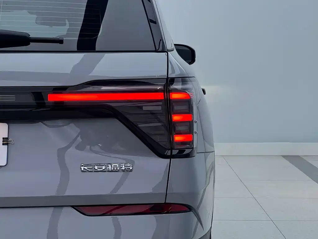 Ford Ford Edge L 2023 2.0T EcoBoost Hybrid FWD 7-Seater Luxury 2025 - thumbnail 6