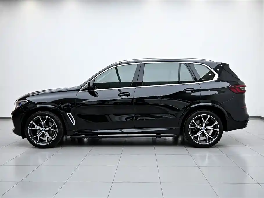 BMW BMW X5 2022 Facelift xDrive40Li M Sport Package 2023 - thumbnail 5