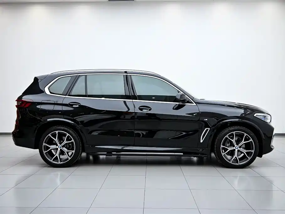 BMW BMW X5 2022 Facelift xDrive40Li M Sport Package 2023 - thumbnail 6