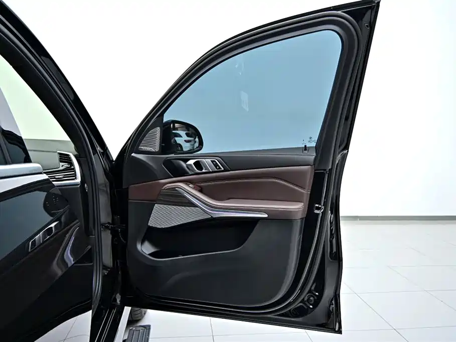 BMW BMW X5 2022 Facelift xDrive40Li M Sport Package 2023 - thumbnail 19