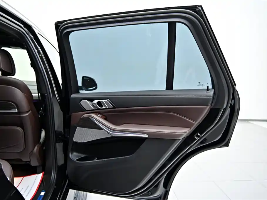 BMW BMW X5 2022 Facelift xDrive40Li M Sport Package 2023 - thumbnail 20