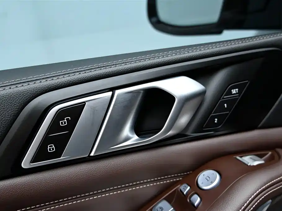 BMW BMW X5 2022 Facelift xDrive40Li M Sport Package 2023 - thumbnail 22