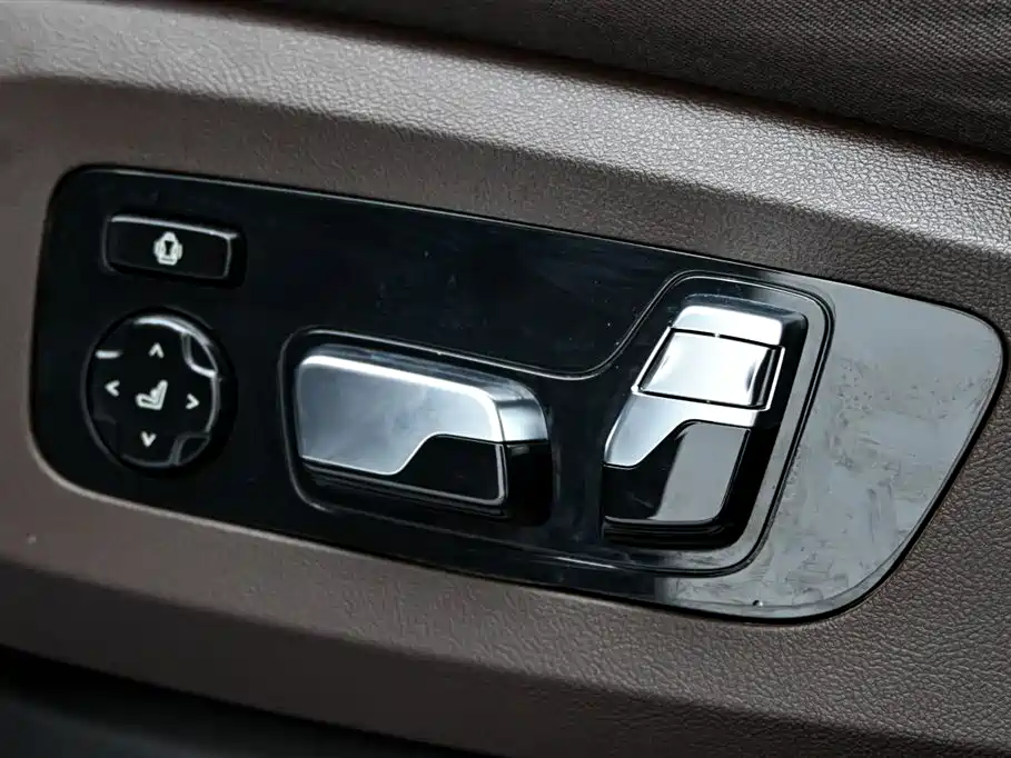 BMW BMW X5 2022 Facelift xDrive40Li M Sport Package 2023 - thumbnail 24