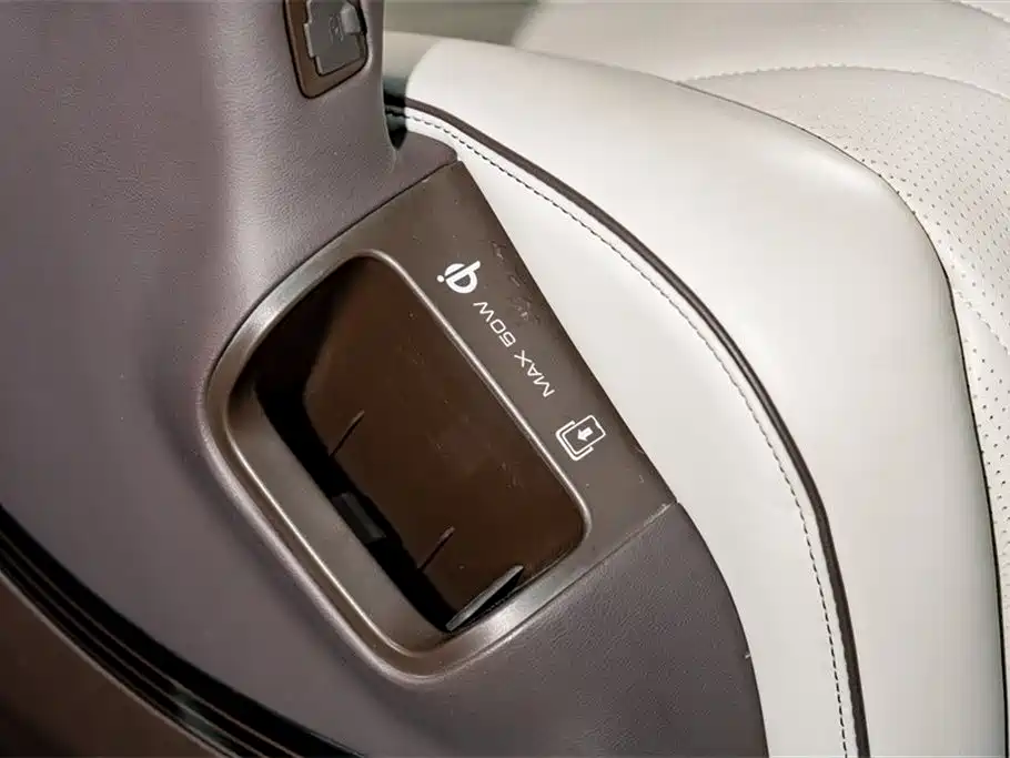 Denza Denza D9 2024 DM-i 980 AWD Flagship 2024 - thumbnail 24