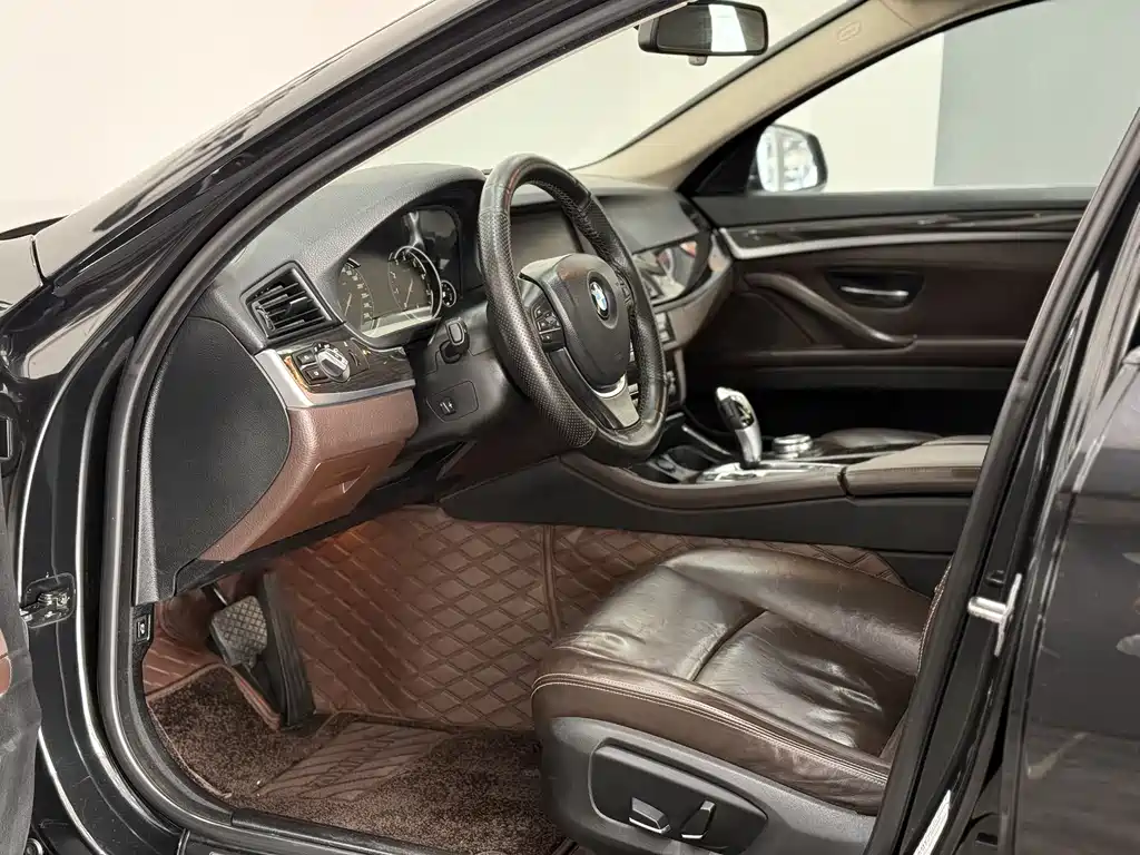 BMW BMW 5 Series 2014 525Li Luxury Design Package 2016 - thumbnail 4