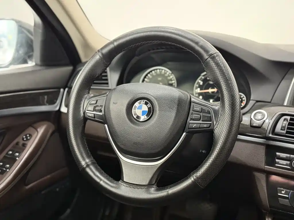 BMW BMW 5 Series 2014 525Li Luxury Design Package 2016 - thumbnail 9