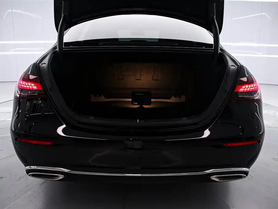 Mercedes-Benz Mercedes-Benz E-Class 2023 Facelift E 260 L 2023 - thumbnail 15