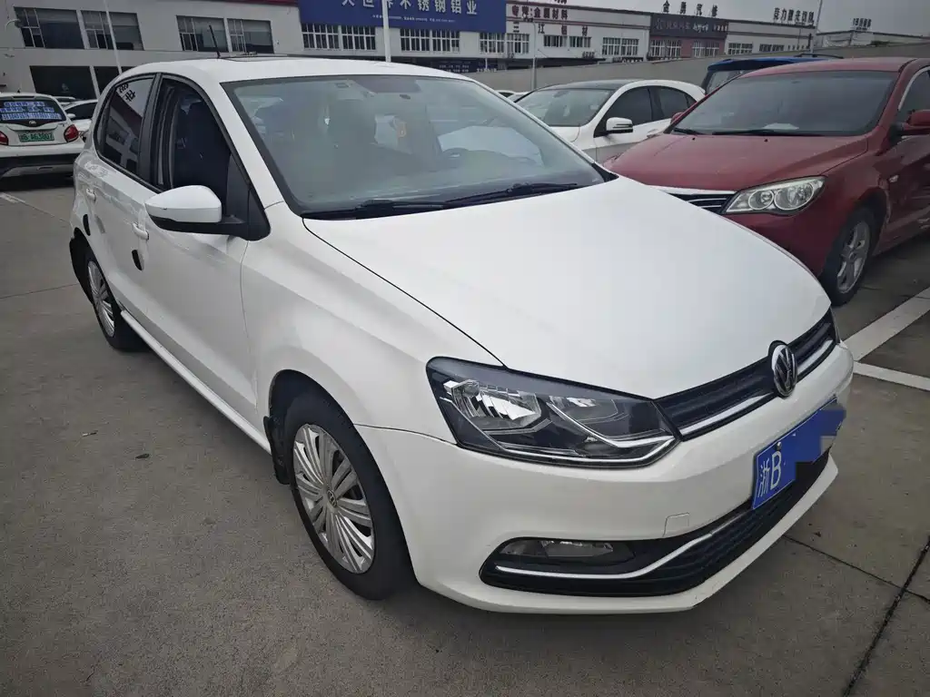 Volkswagen Volkswagen Polo 2016 1.6L Automatic Comfort Edition 2017 - thumbnail 3