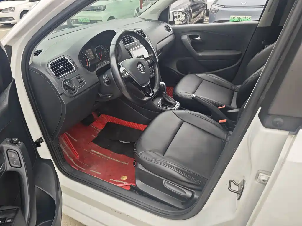 Volkswagen Volkswagen Polo 2016 1.6L Automatic Comfort Edition 2017 - thumbnail 11