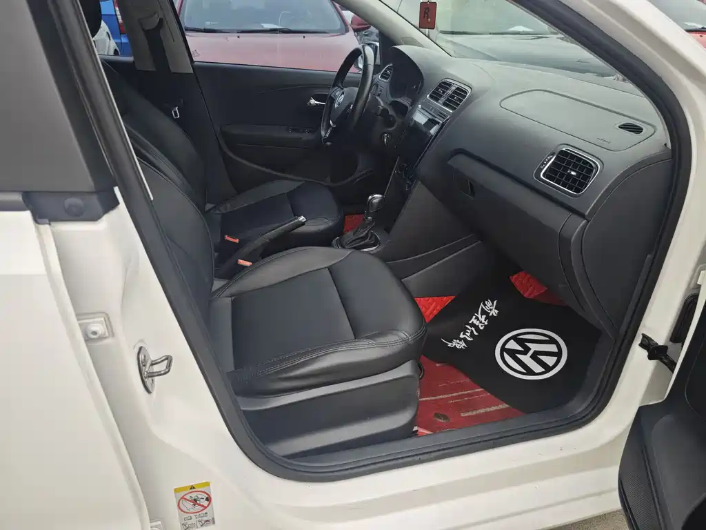Volkswagen Volkswagen Polo 2016 1.6L Automatic Comfort Edition 2017 - thumbnail 12