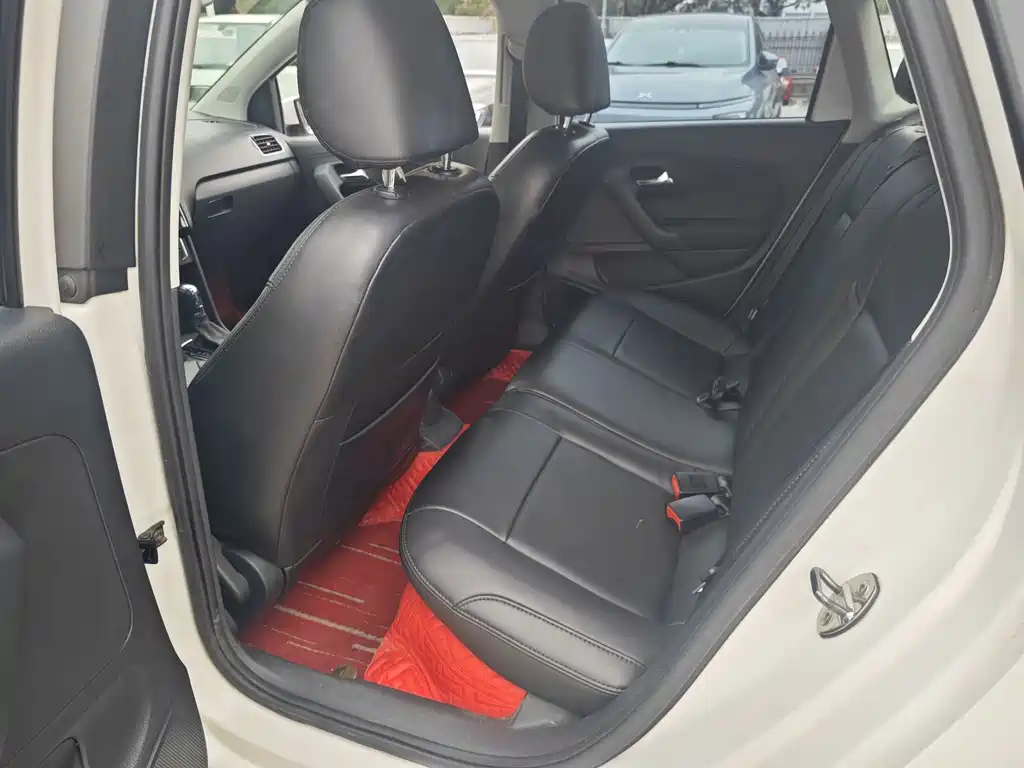 Volkswagen Volkswagen Polo 2016 1.6L Automatic Comfort Edition 2017 - thumbnail 14