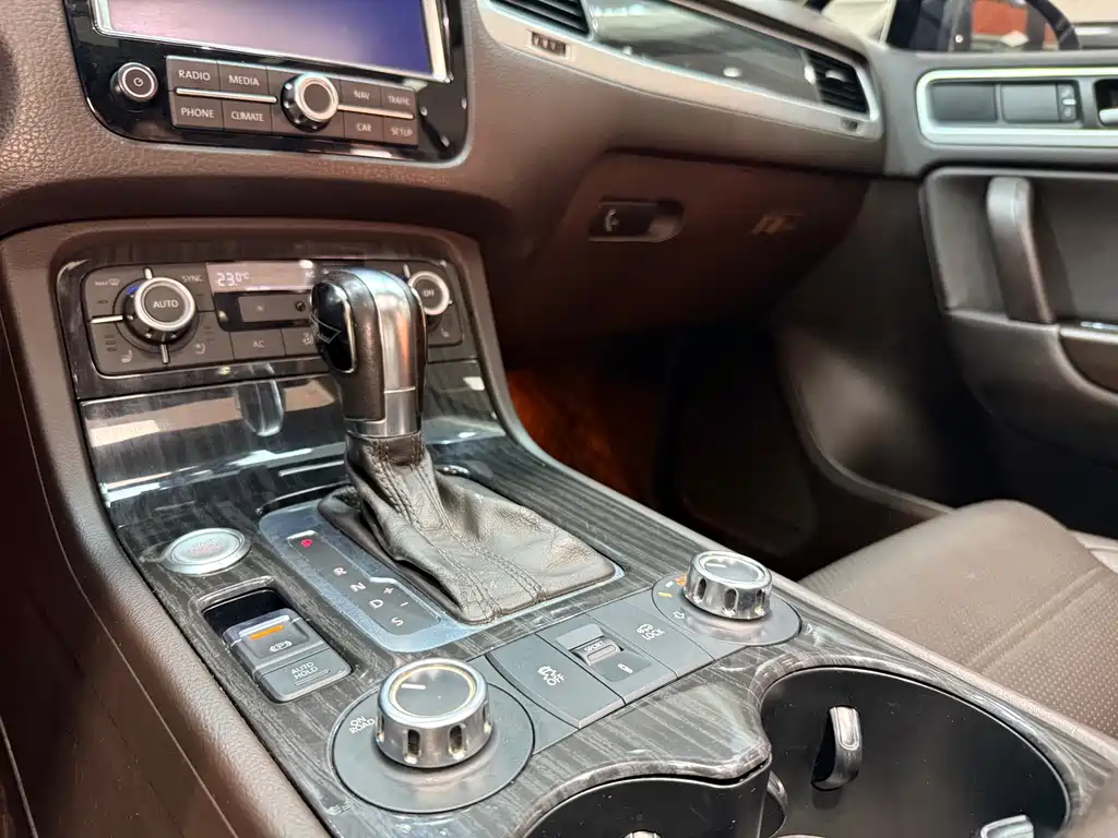Volkswagen Volkswagen Touareg 2011 3.0 TDI Comfort 2012 - thumbnail 16