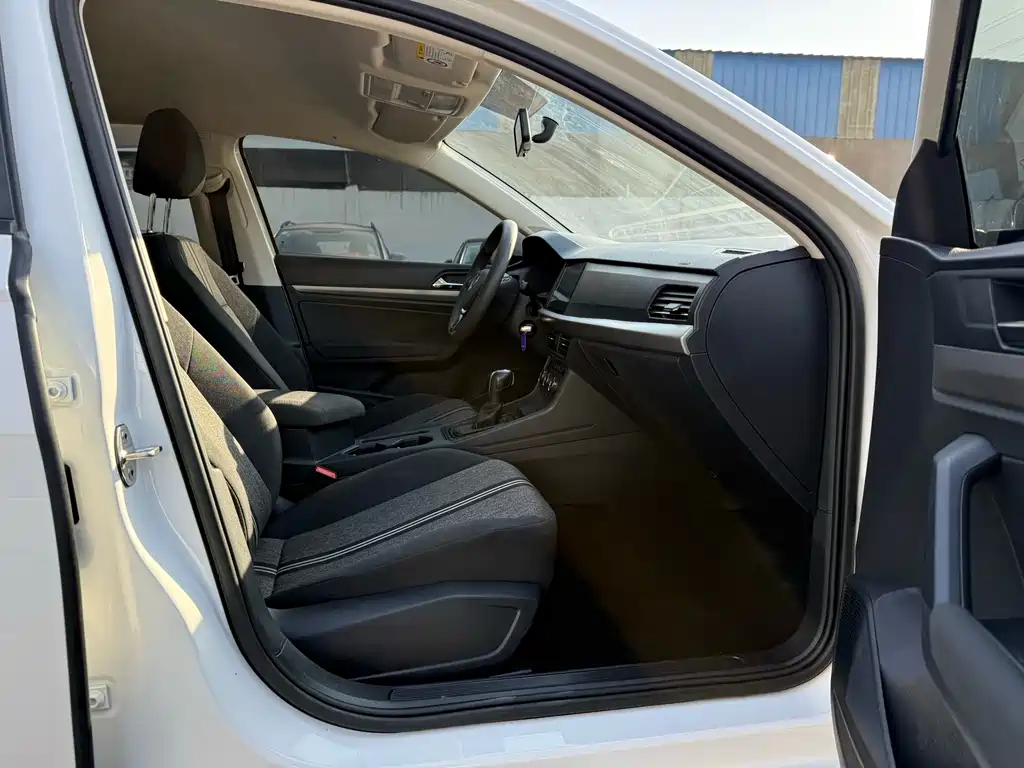 Volkswagen Volkswagen Lavida 2022 1.5L Automatic Fashion Edition 2022 - thumbnail 26